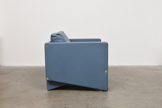 Leather lounger by Artifort